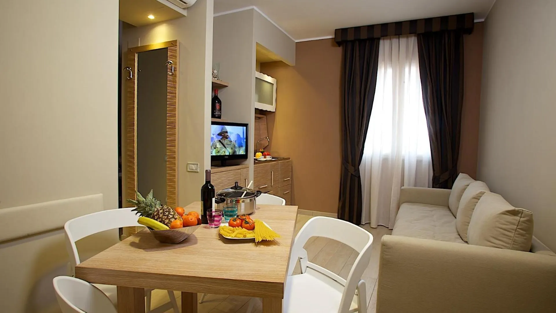 Hotel C'Era Una Volta Castiglione della Pescaia 2*,