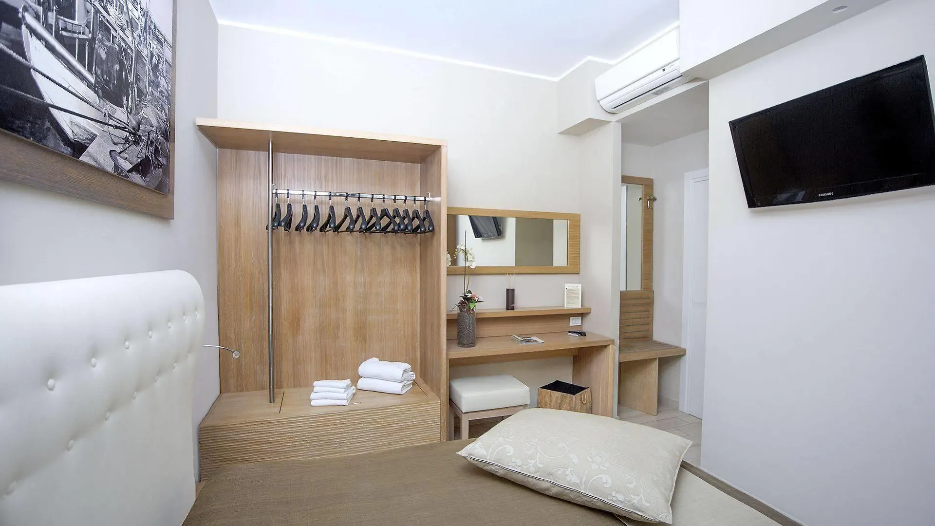 Hotel C'Era Una Volta Castiglione della Pescaia 2*,
